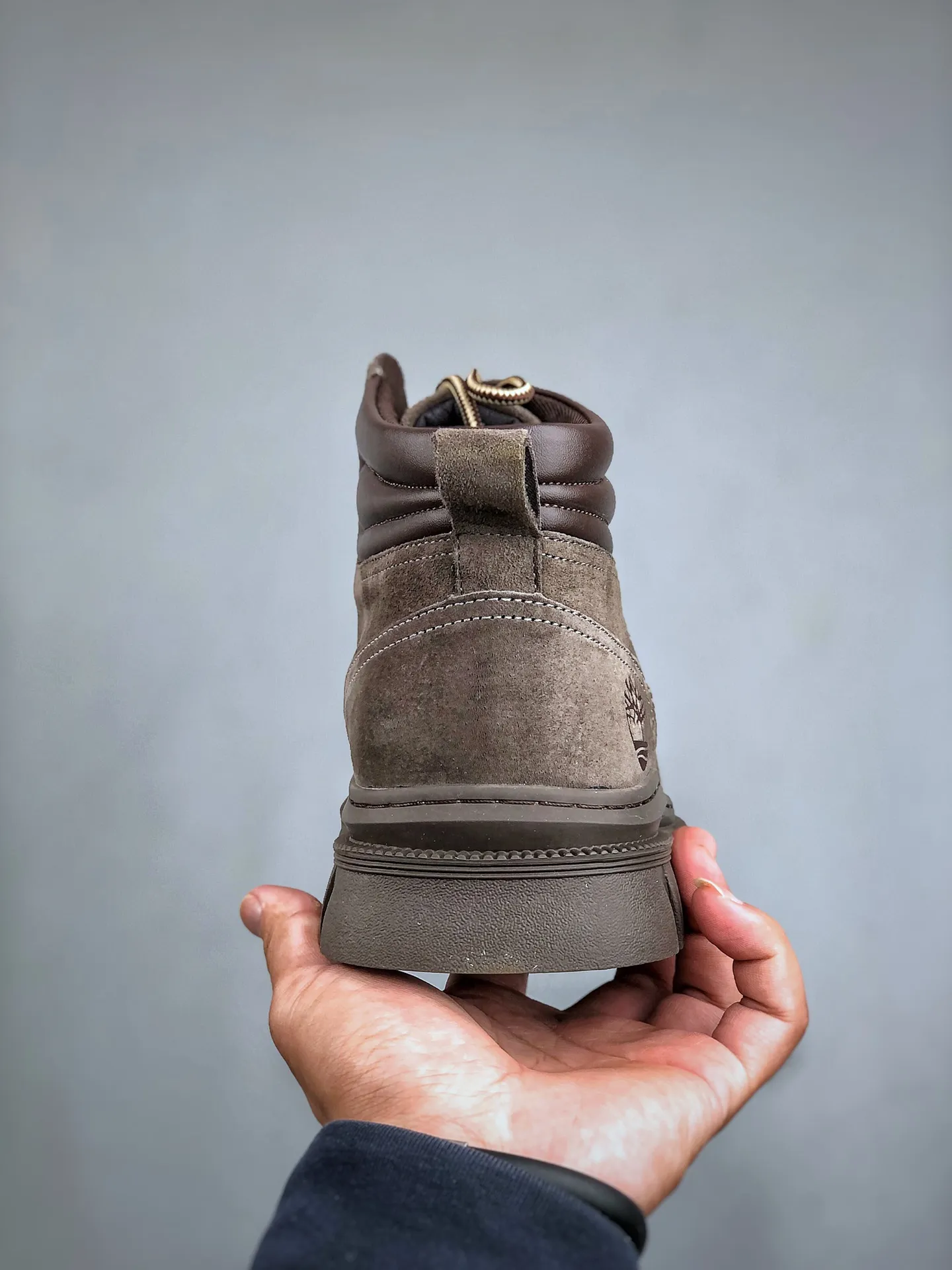 Pick up locally 💰560 Support store Timberland outdoor mid-cut casual rhubarb boots Guangdong factory quality Original box original packaging The fabric is made of Italian 🇮🇹 top-grade frosted fine-grained cowhide. It is paired with anti-odor and anti-corrosion genuine leather latex insoles to give you a perfect wearing experience. High-quality and durable, a must-have for sportsmen. Specially designed to treat handsome men. High-quality and first-class foot feel. Size: 39 40 41 42 43 44 (leather shoe size)